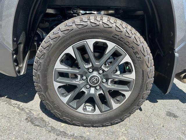 Used 2024 Toyota Tundra Limited AWD/4WD image 31