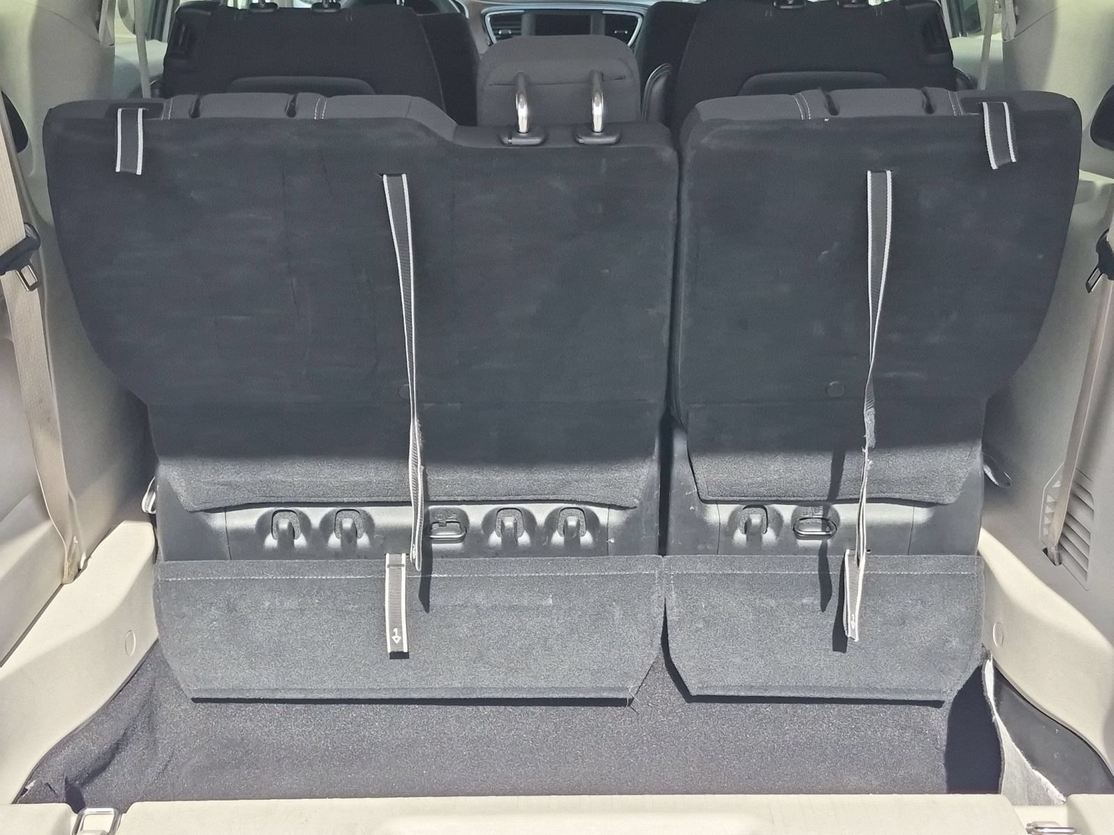 Used 2024 Chrysler Voyager LX FWD image 28