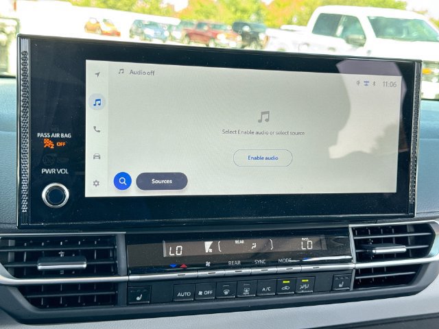 Used 2025 Toyota Sienna XLE AWD/4WD image 16