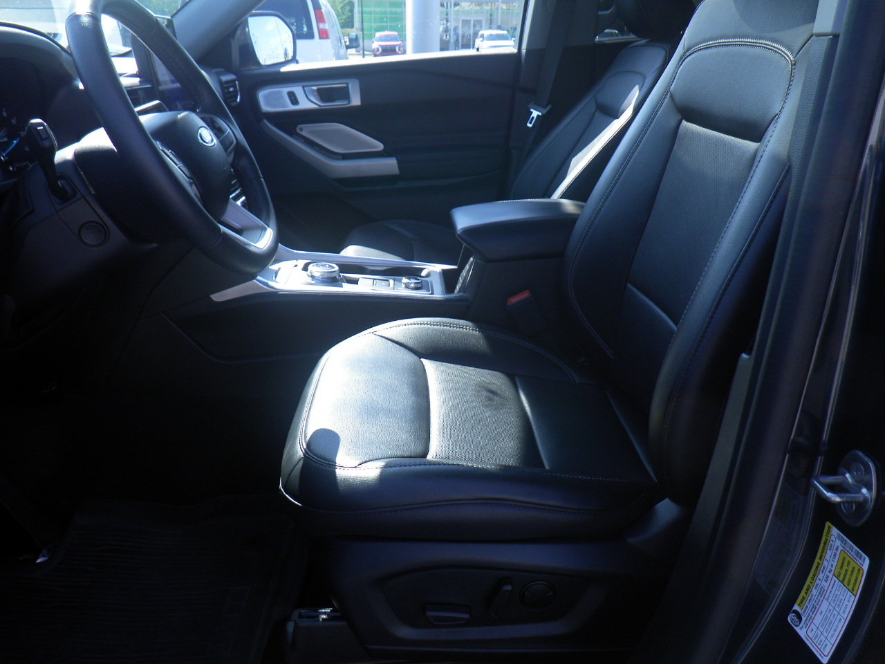 Certified 2024 Ford Explorer Limited w/ Limited Technology Package AWD/4WD image 13