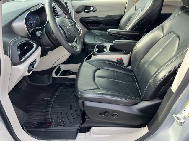 Used 2022 Chrysler Pacifica Touring-L FWD image 23