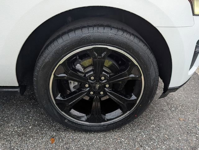 Certified 2023 Ford Expedition Limited image 15