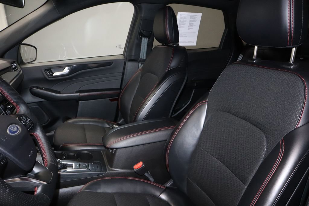 Certified 2025 Ford Escape ST-Line AWD/4WD image 25