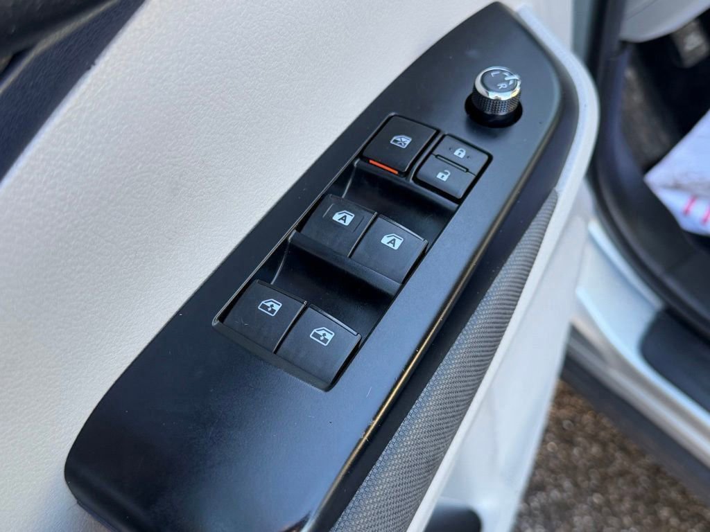 Used 2019 Toyota Highlander LE image 13