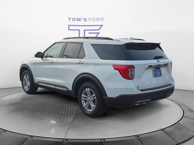 Certified 2023 Ford Explorer XLT w/ Equipment Group 202A AWD/4WD image 3