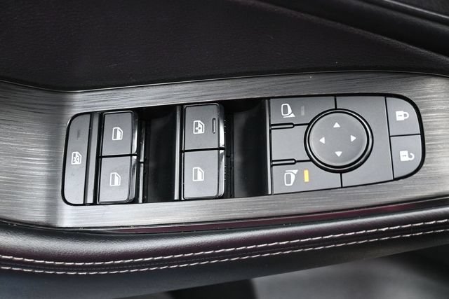 Used 2025 Nissan Rogue SV FWD image 14