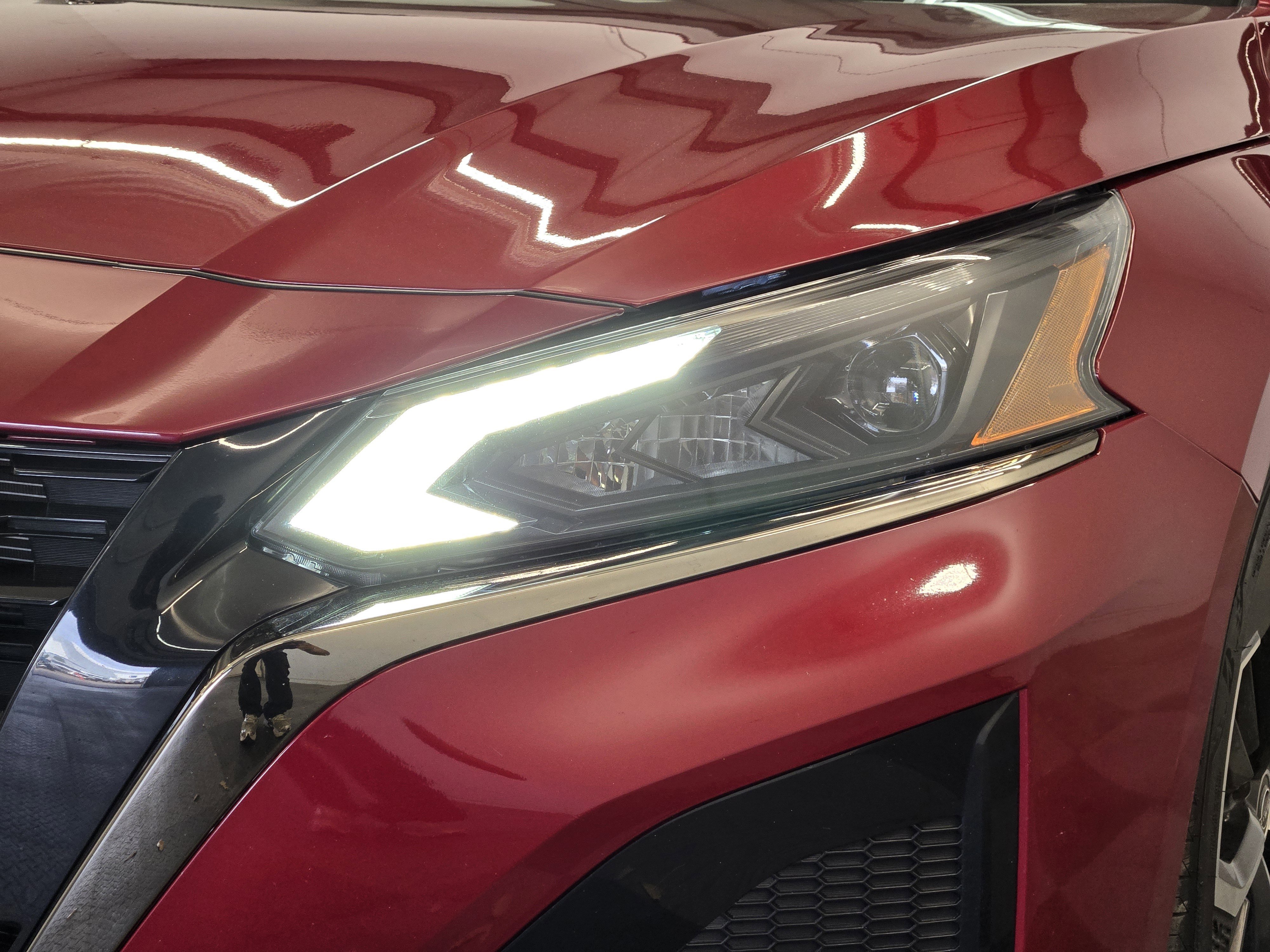 Used 2024 Nissan Altima 2.5 SR FWD image 8