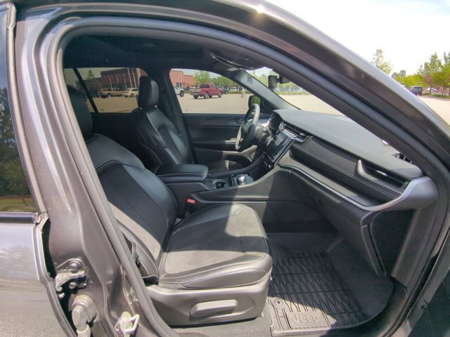 Used 2024 Jeep Grand Cherokee Altitude AWD/4WD image 35