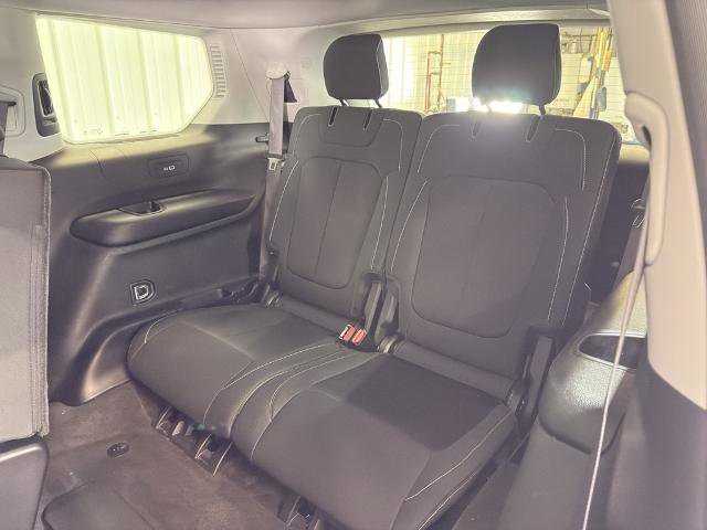 Used 2021 Jeep Grand Cherokee L Laredo w/ Luxury Tech Group I image 14