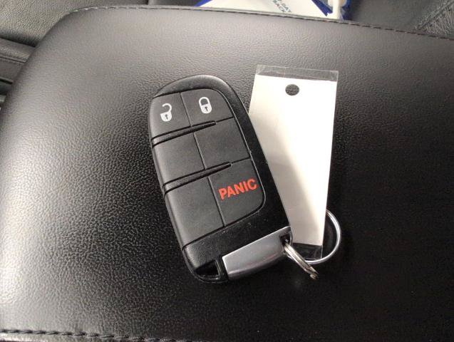 Used 2020 Jeep Grand Cherokee Laredo AWD/4WD image 27