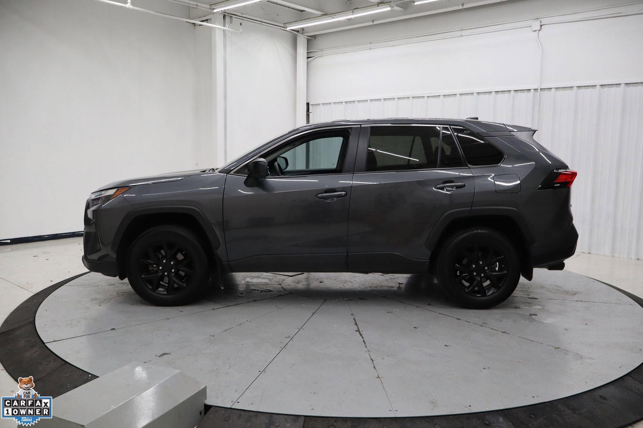Used 2023 Toyota RAV4 LE image 4