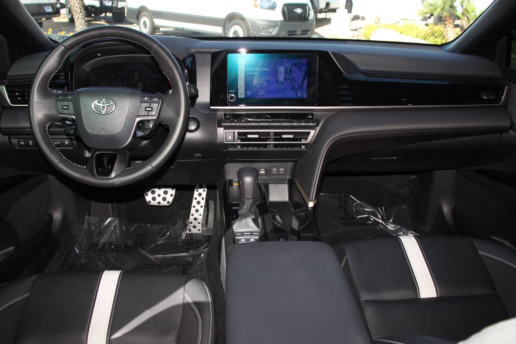 Used 2025 Toyota Camry SE FWD image 19