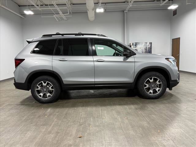 Used 2023 Honda Passport TrailSport image 3