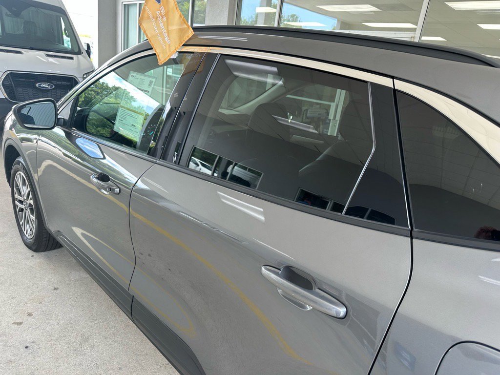 Certified 2022 Ford Escape SEL image 2