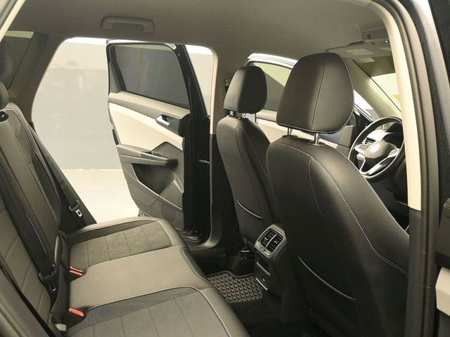 Used 2022 Volkswagen Taos SE image 18