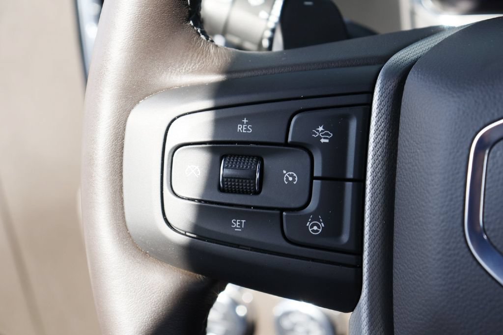 Used 2025 GMC Sierra 1500 Denali AWD/4WD image 7