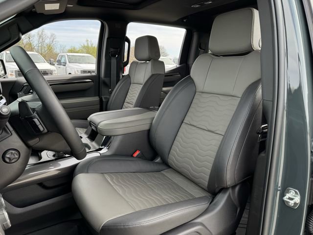 Used 2026 Chevrolet Silverado 1500 ZR2 w/ Dark Appearance Package image 27