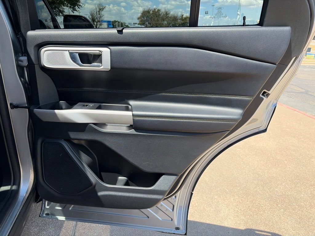 Certified 2022 Ford Explorer Limited w/ Limited Technology Package RWD image 13