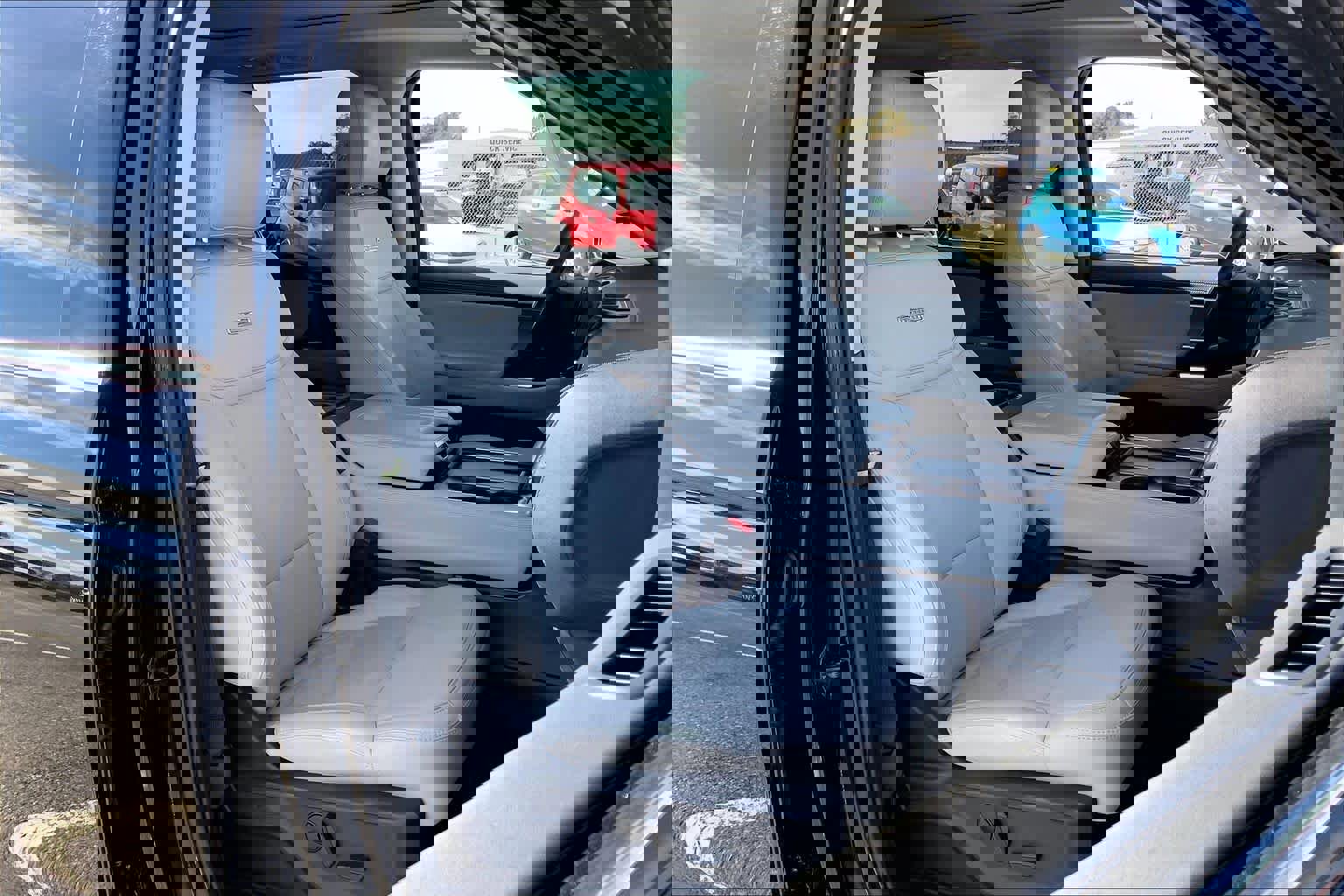 Certified 2025 Ford Expedition Platinum image 11