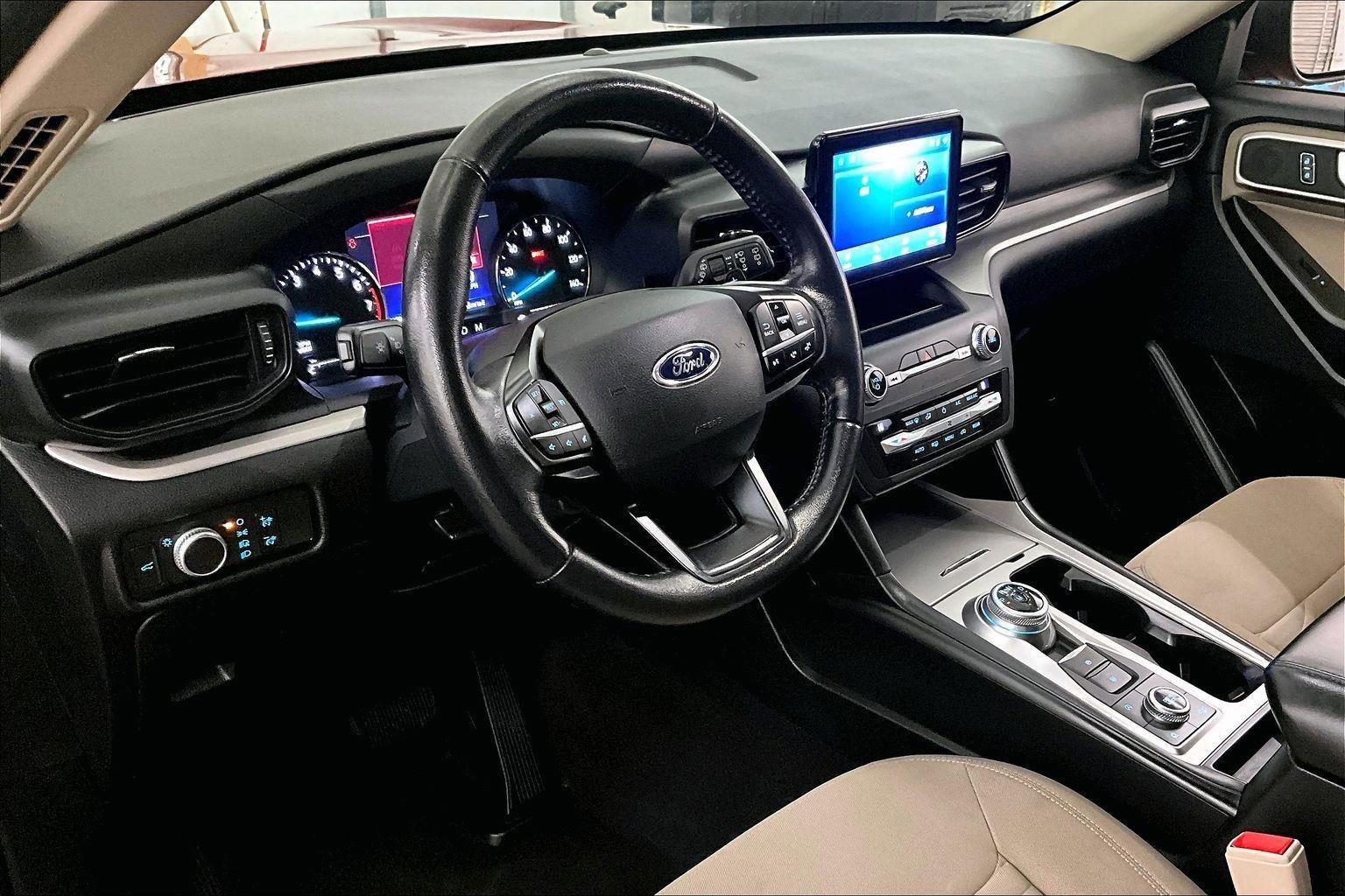 Certified 2020 Ford Explorer XLT w/ Class III Trailer Tow Package image 12