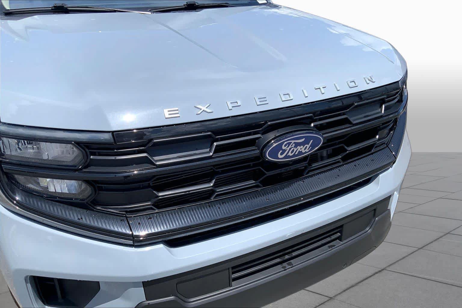 Certified 2025 Ford Expedition Active AWD/4WD image 29