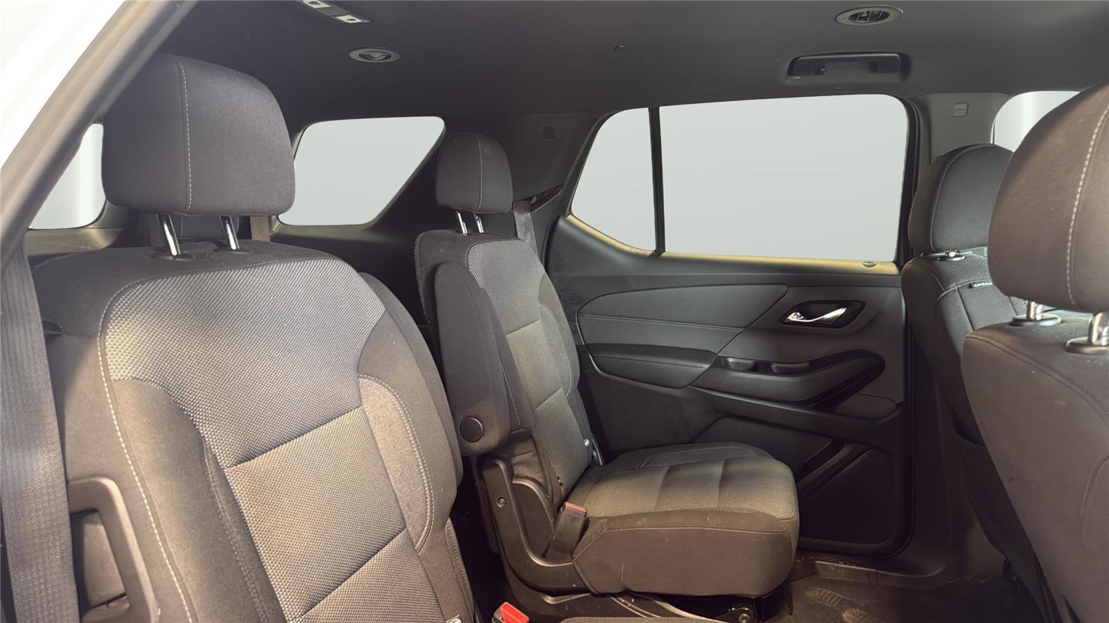 Used 2022 Chevrolet Traverse LT image 15