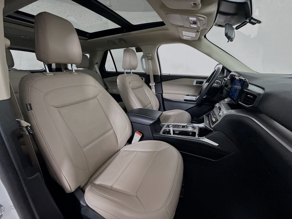 Certified 2023 Ford Explorer XLT w/ Equipment Group 202A image 30