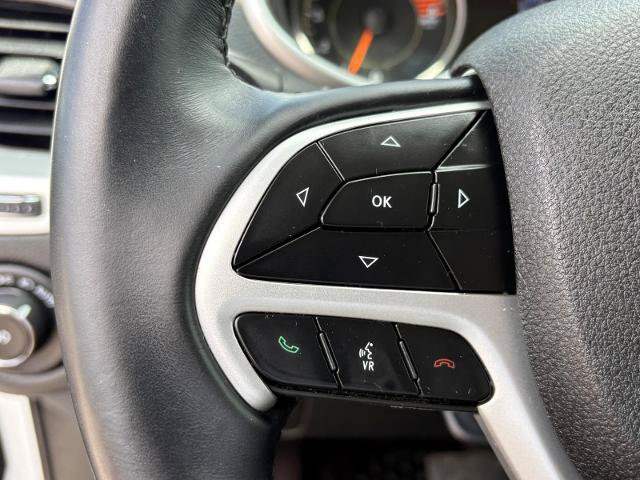 Used 2018 Jeep Cherokee Trailhawk AWD/4WD image 12