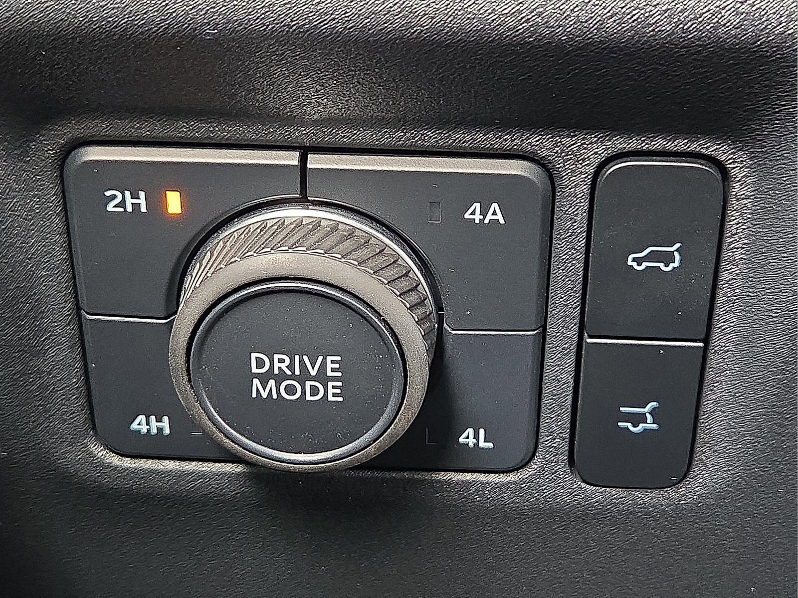 Certified 2025 Ford Expedition Active image 20