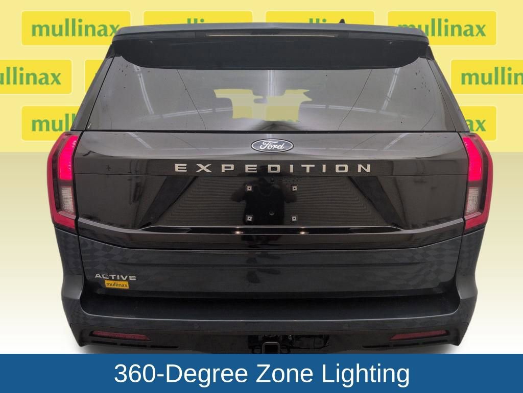 Certified 2025 Ford Expedition Active image 4