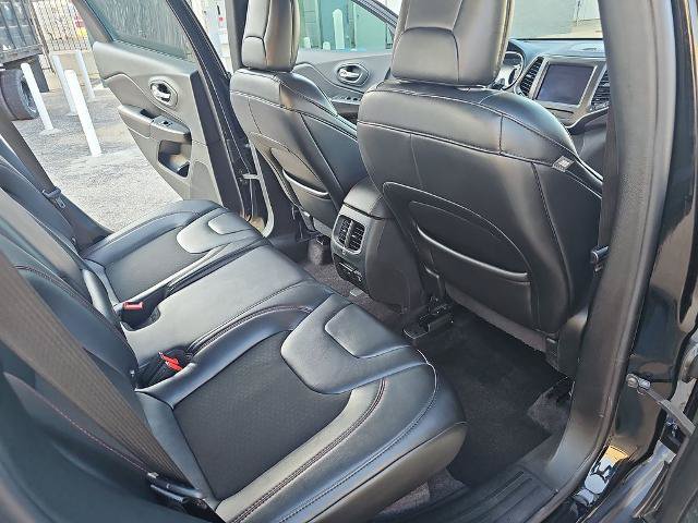 Used 2019 Jeep Cherokee Trailhawk w/ Comfort/Convenience Group AWD/4WD image 11