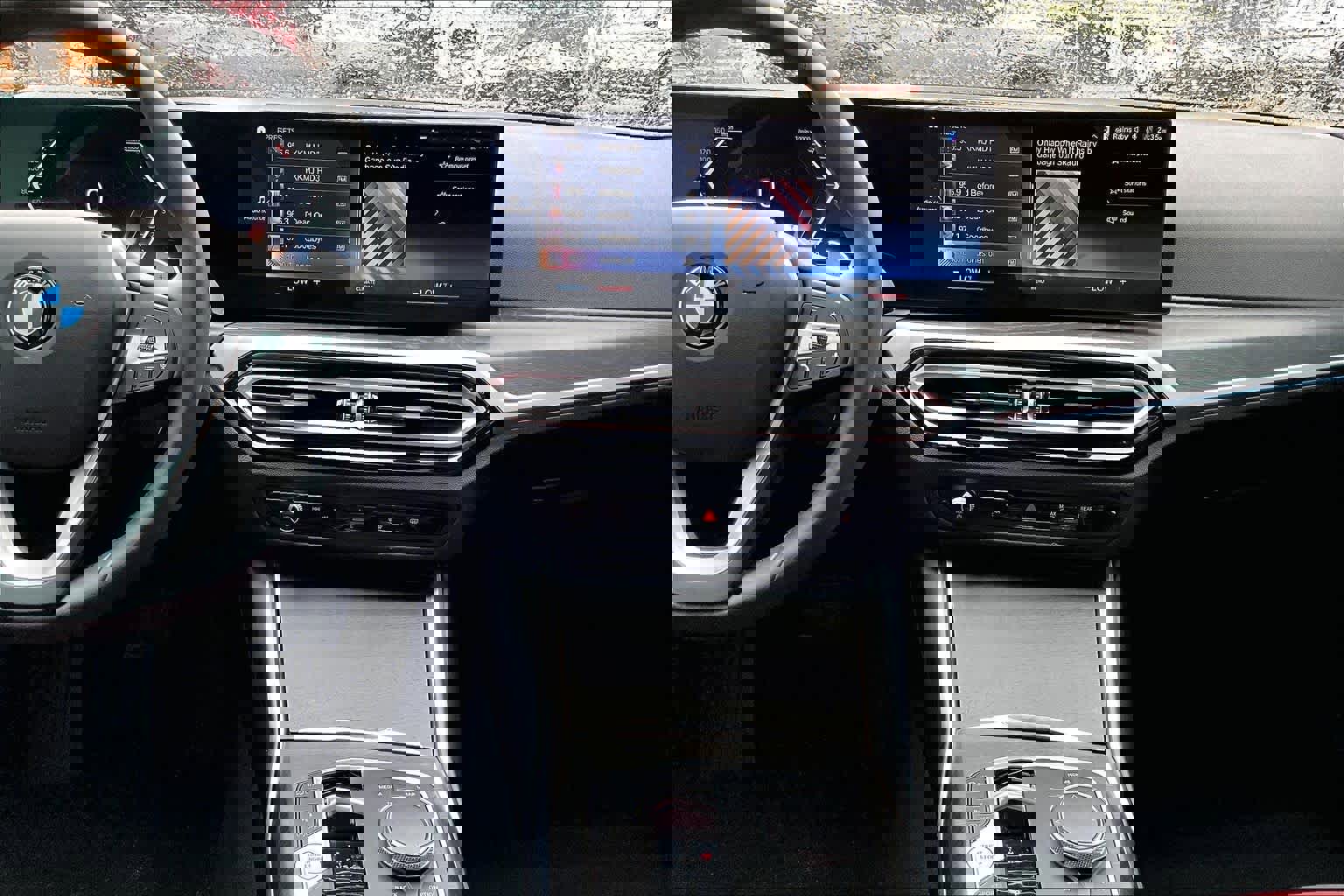 Used 2023 BMW 330i Sedan w/ Driving Assistance Package image 7