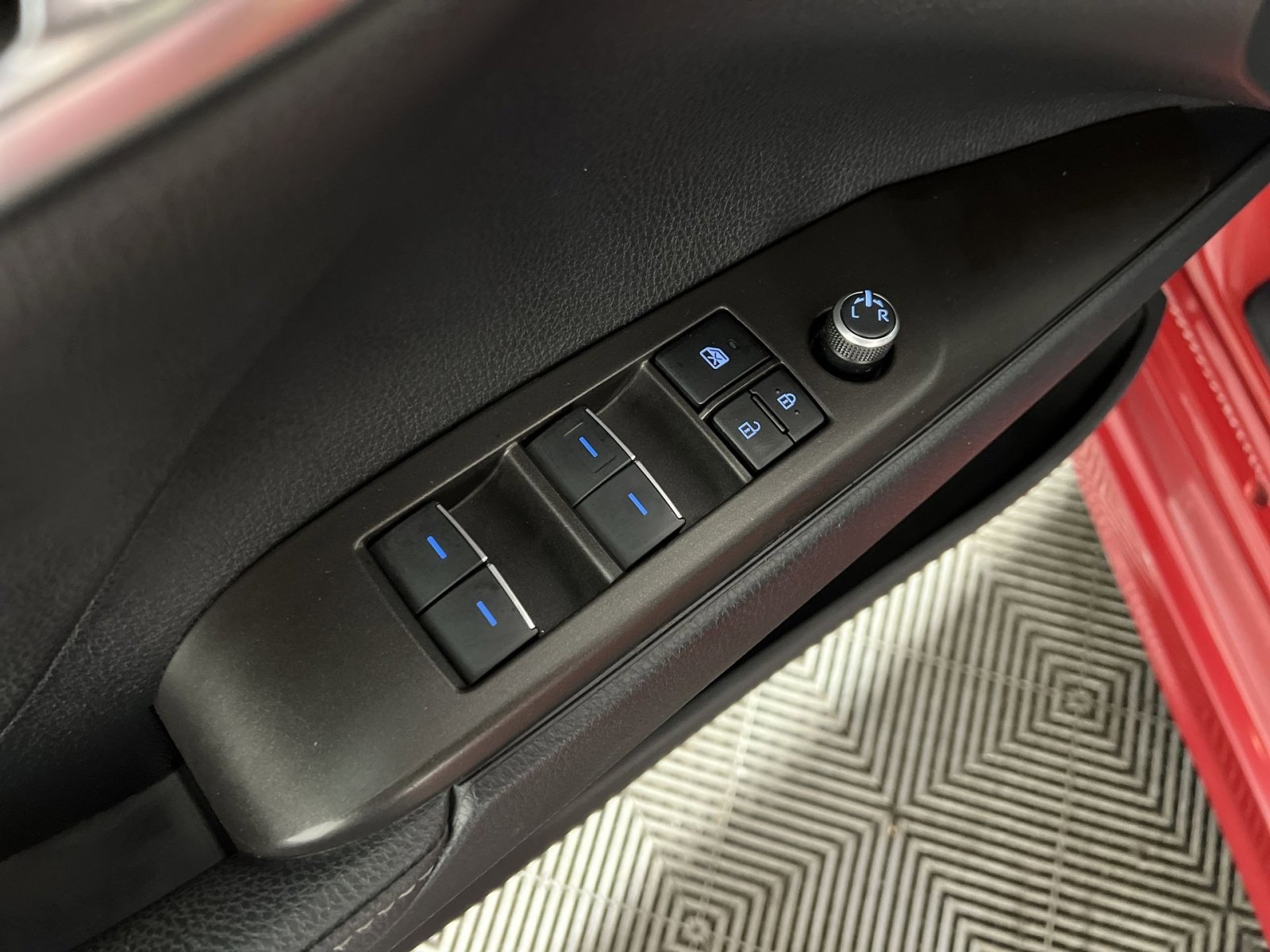 Used 2023 Toyota Camry XSE w/ Navigation Package image 14