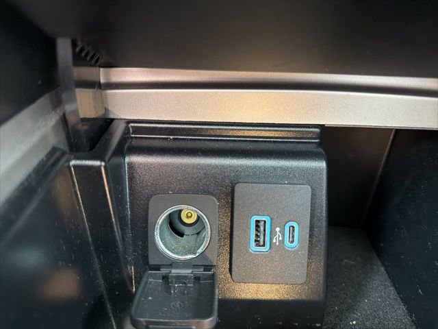 Certified 2023 Ford Explorer XLT w/ Equipment Group 202A image 39