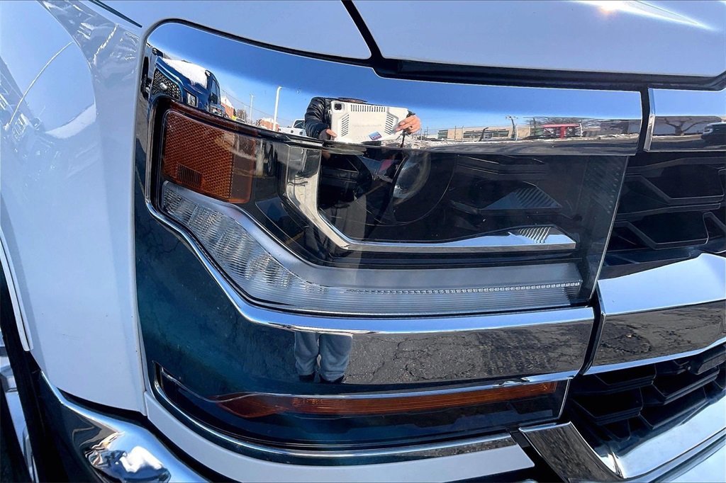 Used 2018 Chevrolet Silverado 1500 LT w/ All Star Edition image 26