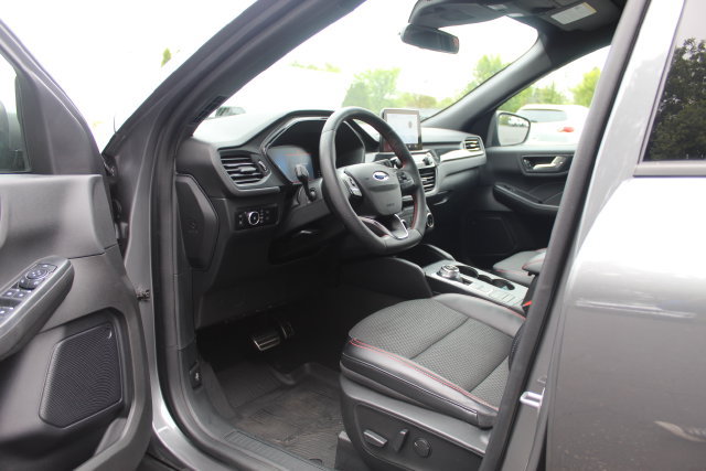Certified 2023 Ford Escape ST-Line Select AWD/4WD image 24