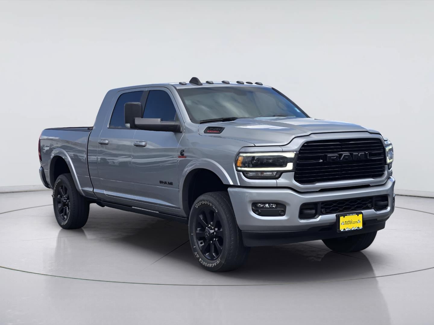 Used 2022 RAM 3500 Laramie AWD/4WD image 3