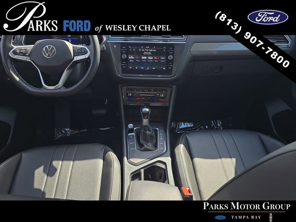 Used 2023 Volkswagen Tiguan SE w/ Panoramic Sunroof Package FWD image 10
