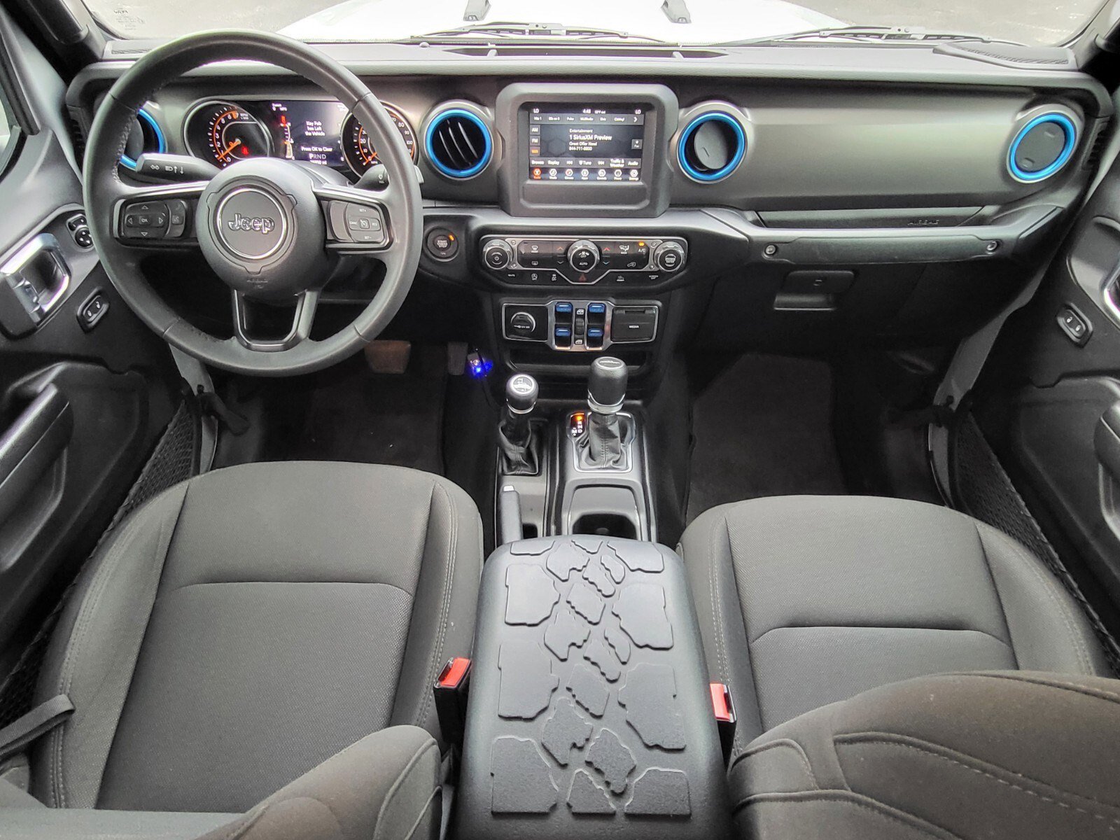 Used 2023 Jeep Gladiator Willys AWD/4WD image 13