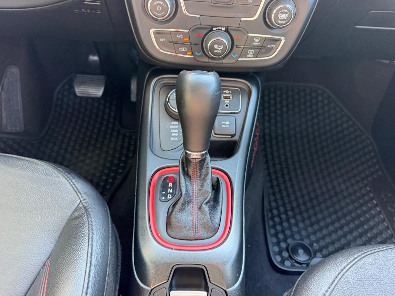 Used 2020 Jeep Compass Trailhawk AWD/4WD image 16