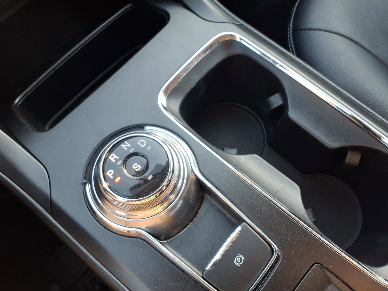 Certified 2018 Ford Fusion SE w/ Equipment Group 201A image 19