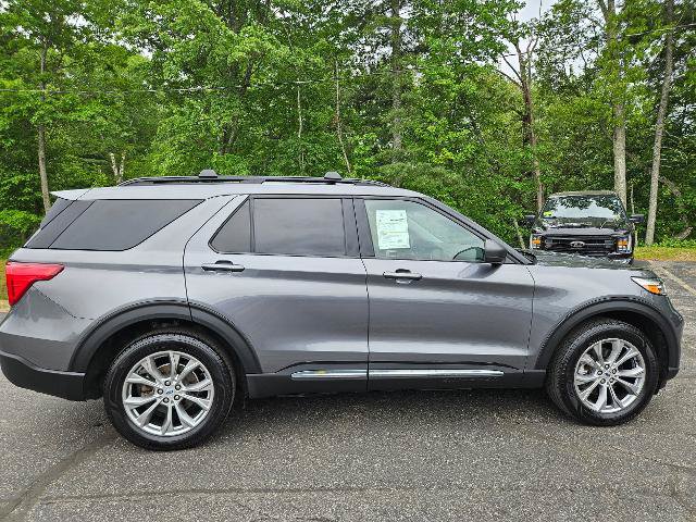 Certified 2022 Ford Explorer XLT w/ Equipment Group 202A AWD/4WD image 4