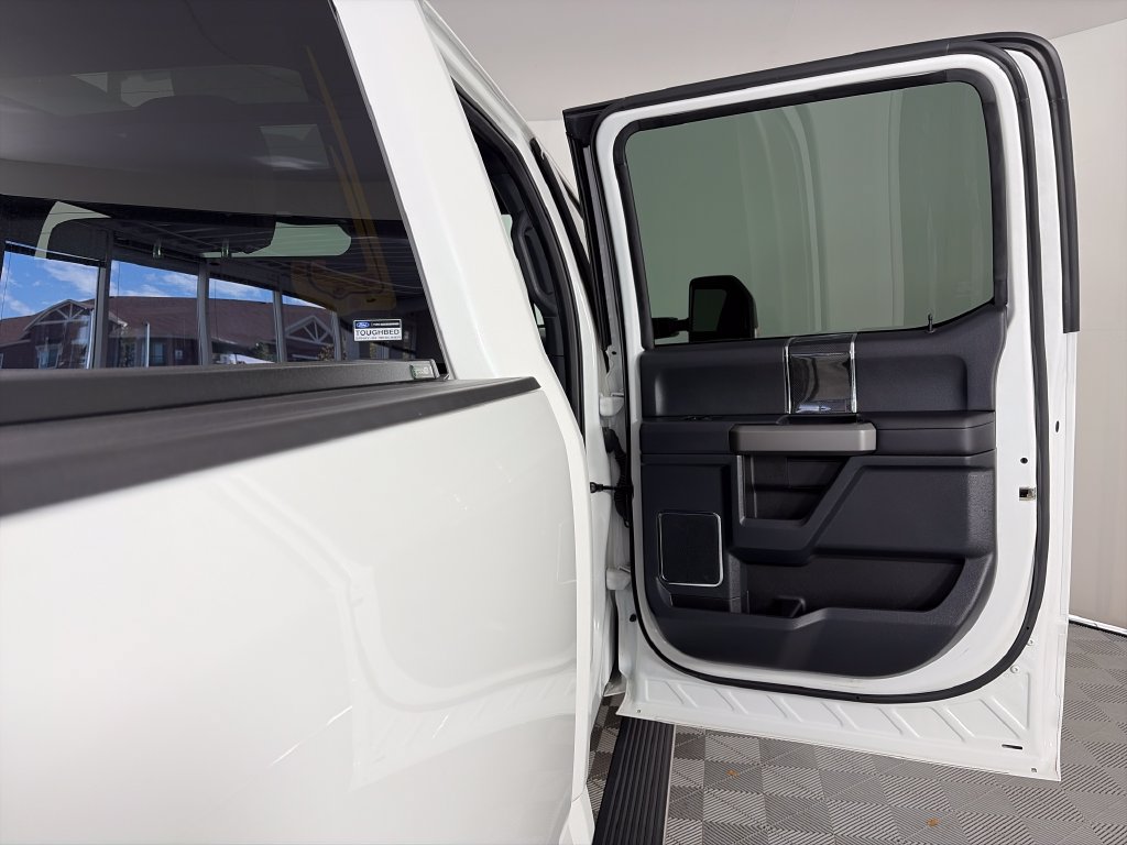 Certified 2022 Ford F350 Platinum w/ Tremor Off-Road Package AWD/4WD image 29