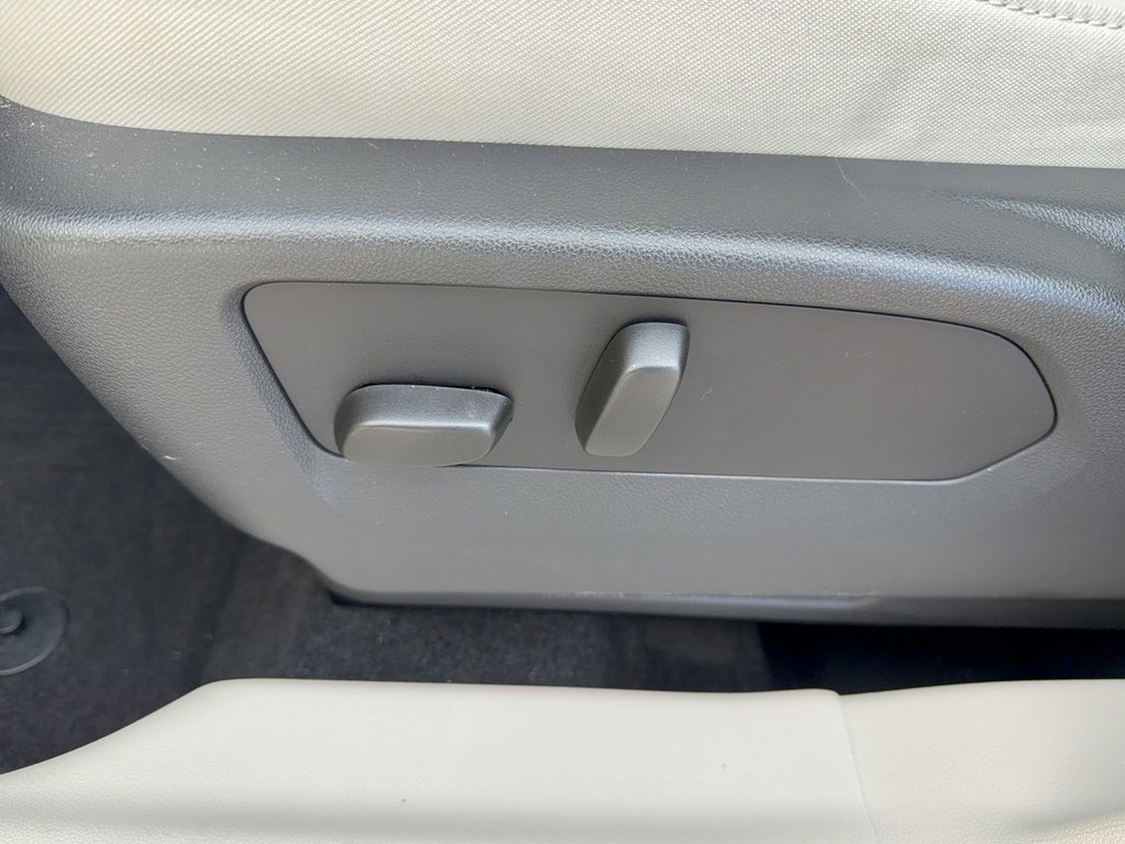 Used 2022 Buick Envision Preferred image 32