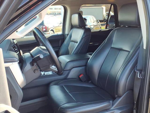 Certified 2024 Ford Expedition XLT image 3