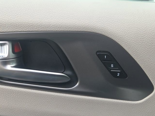 Used 2023 Chrysler Pacifica Touring-L FWD image 26