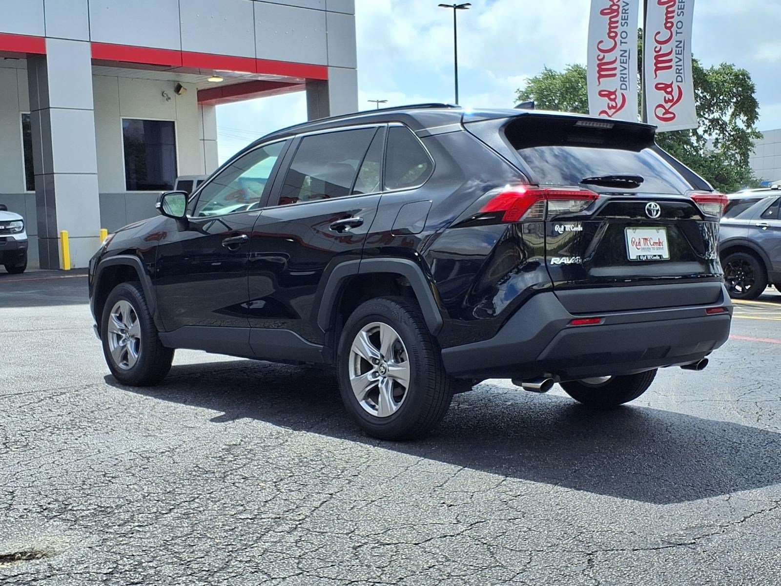 Used 2024 Toyota RAV4 XLE FWD image 8