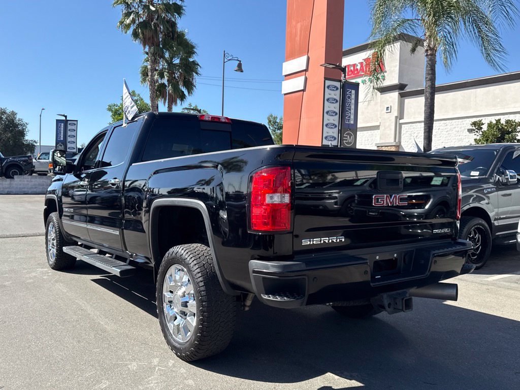 Used 2018 GMC Sierra 2500 Denali w/ Duramax Plus Package AWD/4WD image 10