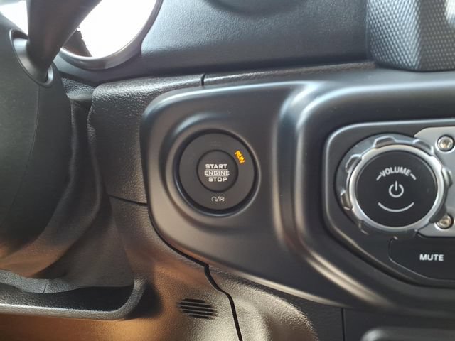 Used 2019 Jeep Wrangler Unlimited Sahara w/ Safety Group AWD/4WD image 21