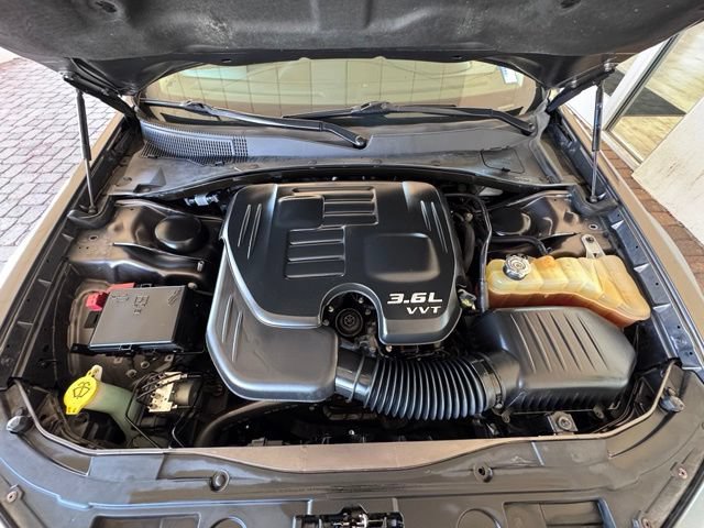 Used 2019 Chrysler 300 Limited RWD image 22